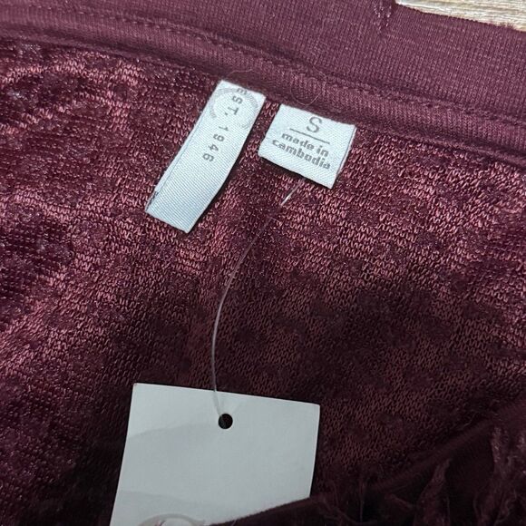 NWT burgundy maroon faux fur fuzzy sweater - Picture 2 of 5